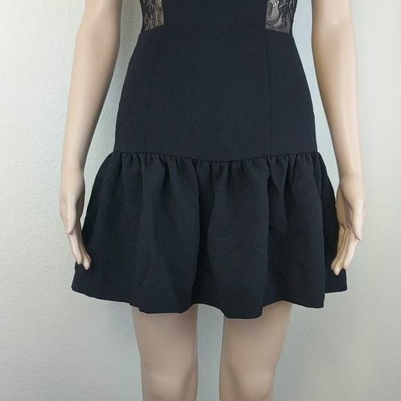 [BCBGeneration] Little Black Lace Dress 2 - Picture 4 of 5